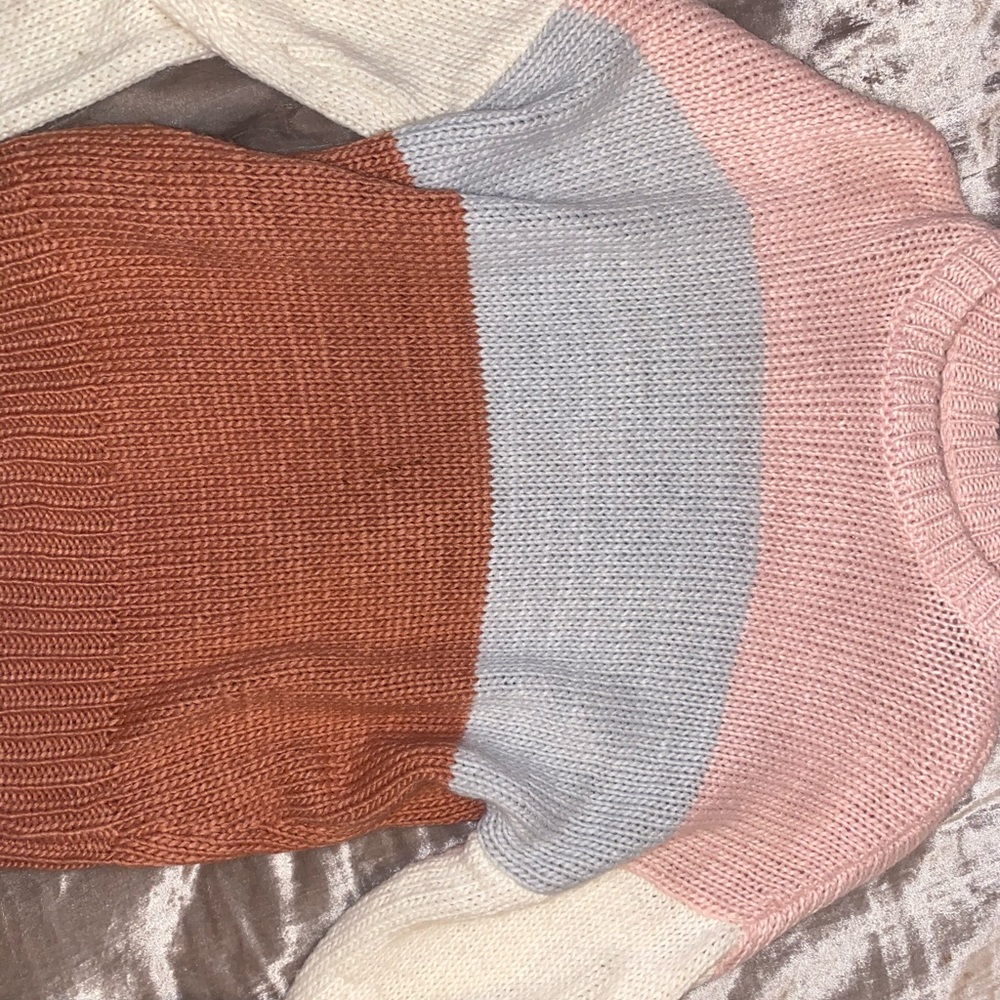 Colorful sweater only worn once